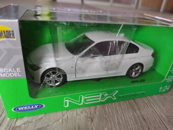 1:24 MODELY - 12