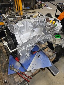 MOTOR 204DTD JAGUAR F-TYPE - 12