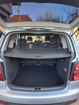 Volkswagen Touran 1.9 TDI BlueMotion Trendline - 12