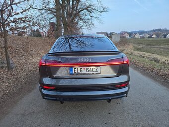 Audi etron s-line sportbeck 50 - 12