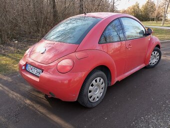 Volkswagen NewBeetle - 12