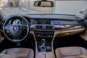 BMW Rad 7 - 730d - 12