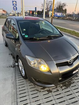 Toyota Auris 2.2 - 12