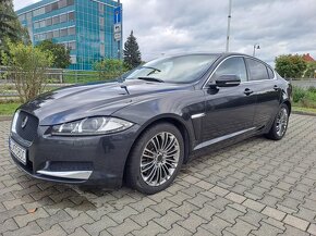 Jaguar XF 3.0D - 12