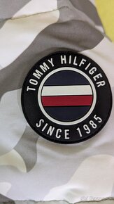 Pánska zimná maskáčova bunda Tommy Hilfiger - 12