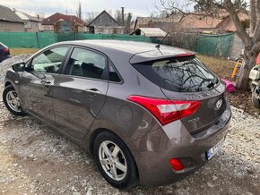 I30 1.4 74 kw 73 000 km - 12