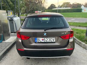 BMW X1 sDrive18i - 12