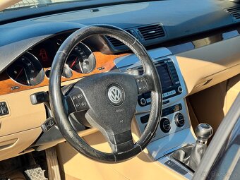 Volkswagen Passat Variant 2.0 FSI Highline 4-Motion - 12