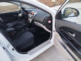 Kia ceed 1.6crdi - 12