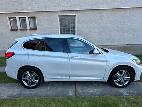 BMW X1 M-Packet xDrive25e Plug-in hybrid 162kW,PANO,HARMAN - 12