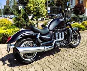 TRIUMPH ROCKET III -MATT PHANTOM BLACK-SLOVENSKA-1 MAJITEL - 12