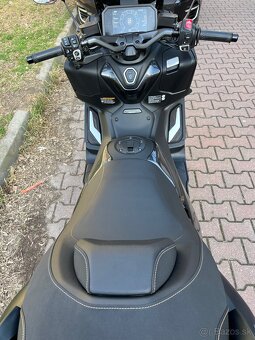 Yamaha T-Max 560 techmax 2022 - 12