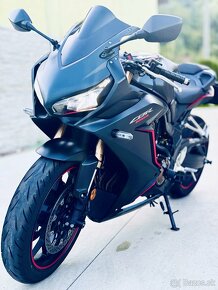 Honda CBR 650 R - 12