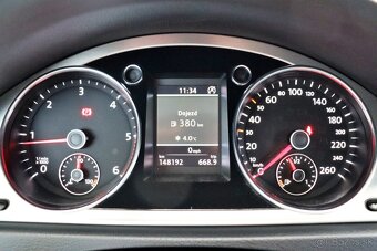 Volkswagen Passat Variant 2.0 TDI BMT Highline - 12