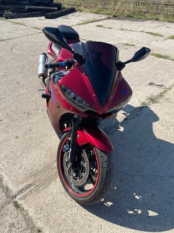 Yamaha YZF-R6 - 12