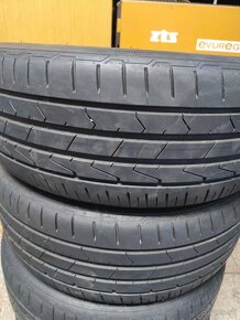 Pneu 215/55 R17 - 12