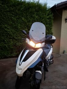 Piaggio mp3 300ie yourban - 12