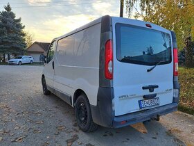 Opel Vivaro 2.0 dci - 12