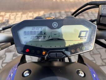 YAMAHA MT07 - 12