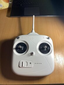 DJI Phantom 2 - 12