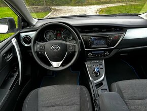 Predám Toyota Auris Hybrid touring sports 1.8i 82000km - 12