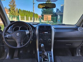 Suzuki Grand Vitara 2.0 benzin 4x4 - 12