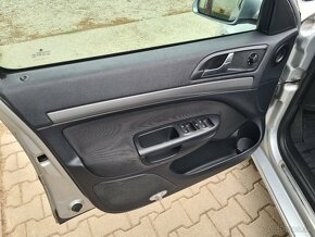 Škoda Octavia II 1.8 TSi Ambiente M6 160k (benzín) kup. SR - 12