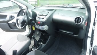 Toyota AYGO 1,0 VVT-i 5dveř.,NAVI - 12