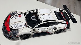 LEGO Technic Porsche 911  RSR 42096 - 12