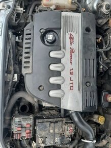Motor 1,9JTD 85kw kód motora 937A.2000 na alfa Romeo 147 - 12