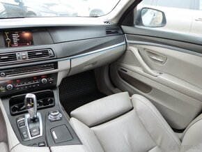 BMW Rad 5 525d xDrive, SK Auto  - 12