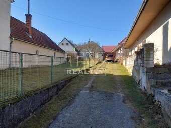 Rodinný dom v peknom prostredí s veľkým pozemkom. - 12