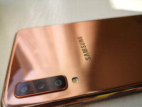 Samsung A7 Gold + bezdrátová sluchátka - 12