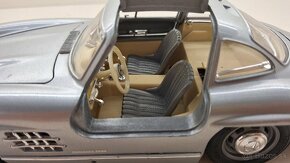 1:18 MERCEDES-BENZ 300SL - 12