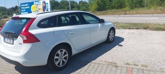 Volvo V60   D2 1.6L - 12