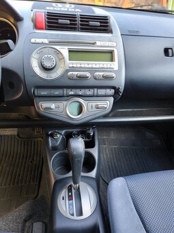 Honda Jazz 1,3 61kW, CVT automat - 12