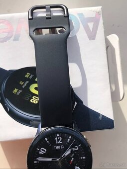 Samsung Galaxy watch  Active 2 - 12