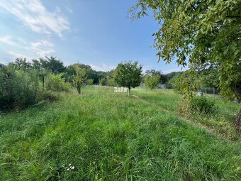 ŤAHANOVCE dom s veľkým pozemkom  1185 m2. Stavebný pozemok,  - 12