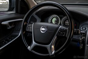 Volvo XC60 D3 AWD Momentum Geartronic - 12