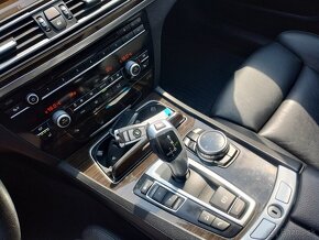 BMW Rad 7 730d  X DRIVE - 12