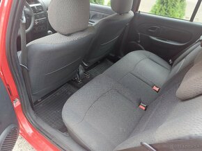 Renault Clio 1.5 DCI - 12