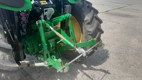 Traktor John Deere 4066R - 12