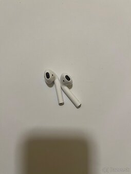 AirPods 1. Generácia - 12