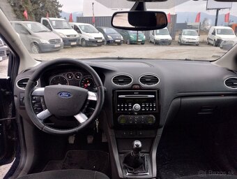 Ford Focus Kombi 2.0 TDCi Ghia - 12