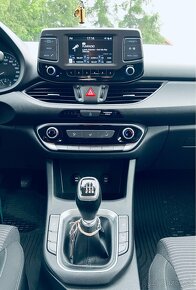 Hyundai i30 1.6 Diesel 122.tis KM r.v.2018 - 12