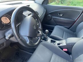 Renault Megane grandtour 1.5 dCi - 12