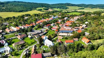 Rodinný dom s tromi bytovými jednotkami v obci Beluj - 12