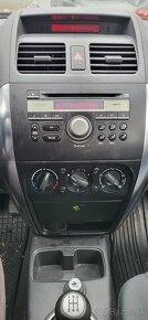 Suzuki SX4 1.5i kup. v SR - 12