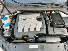 VW Golf VI 1.6TDi 77kW VARIANT 2011 CR - 12