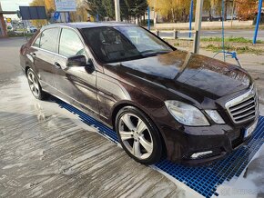 Mercedes-Benz  E220 - 12